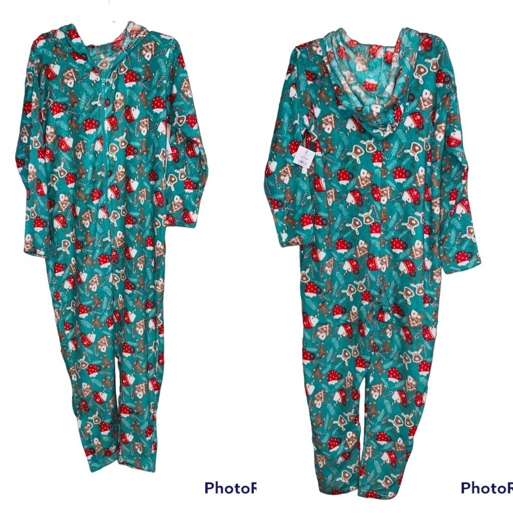 NYC Underground Fleece Hooded Adult Sleep Jumper Holiday Print Size Large